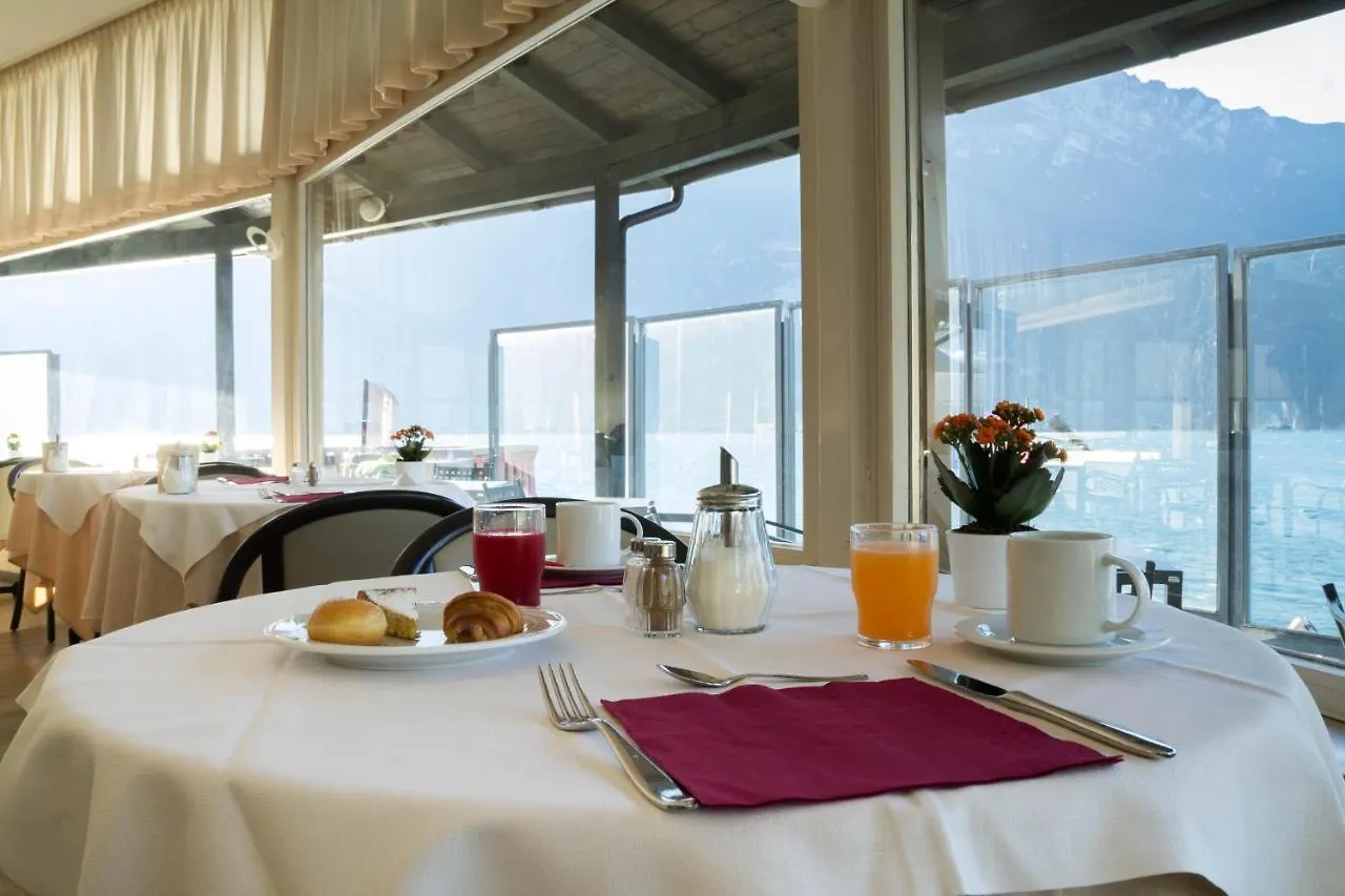 Hotel Capo Reamol Limone sul Garda Italien