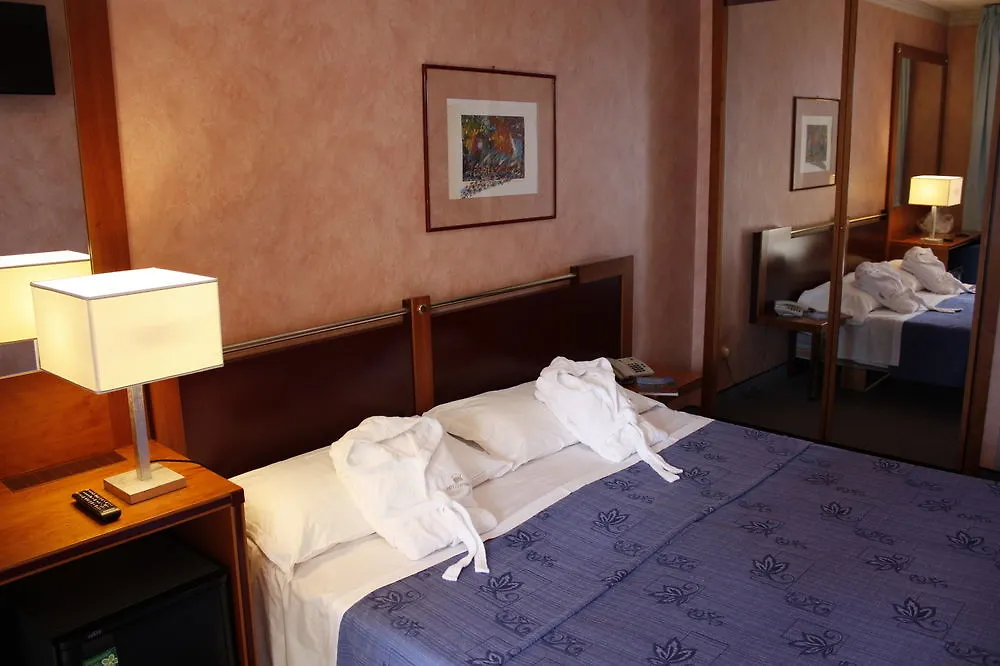 Hotel Capo Reamol Limone sul Garda 4*,  Italy